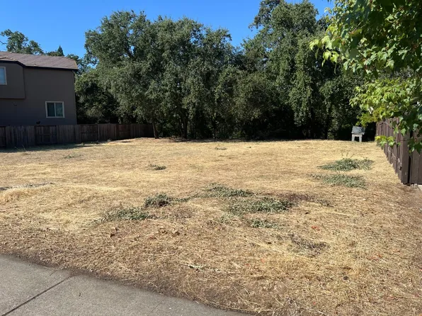812 Machado Ln, Roseville, CA 95678