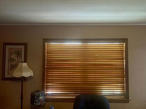 Living room , double window 