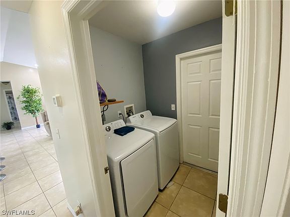 4th image of 2622 NE 20th Pl