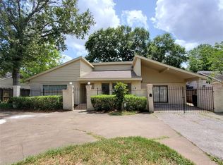 5231 Beechnut St, Houston, TX 77096