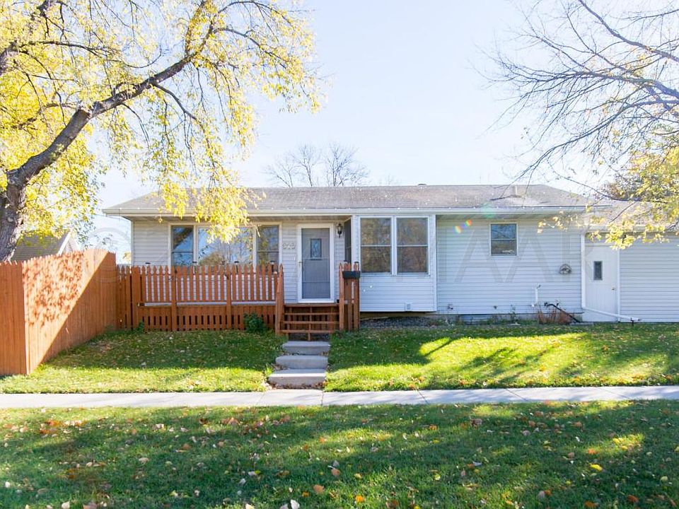 1st image of 813 1st St
