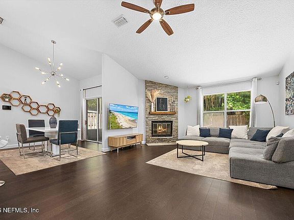 3rd image of 8781 GOODBYS COVE Drive