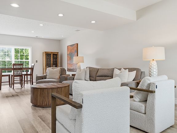 3rd image of 10086 Palmaire Pl