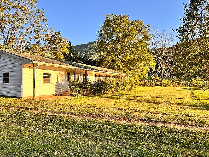1573 Leatherman Gap Rd Franklin, NC 28734 — Photo 1