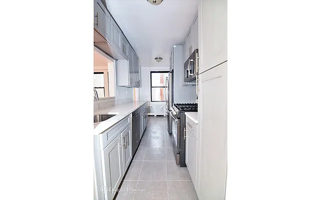 Rented by Douglas Elliman | media 7