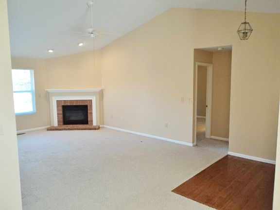 2nd image of 3039 Palace Dr