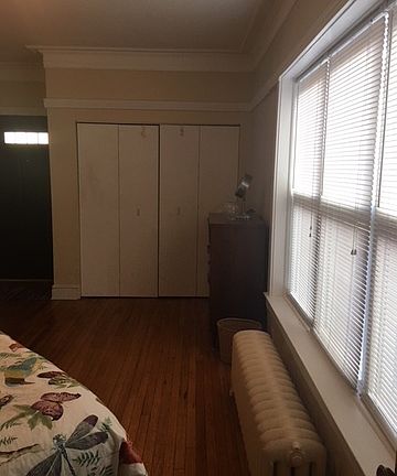 3rd image of 1044 W Bryn Mawr Ave #3