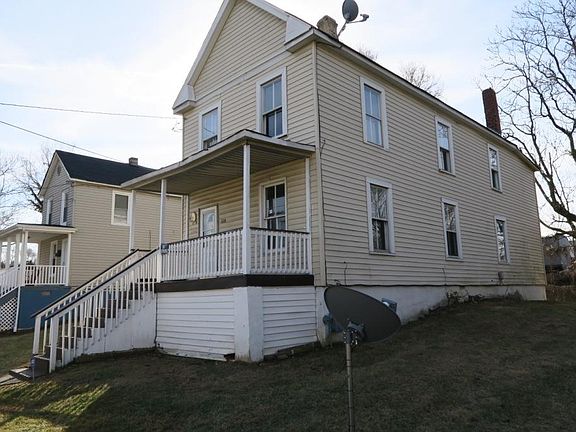 5th image of 828 Centre Ave NW