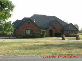 6 NW Valley Ridge Dr, Lawton, OK 73505