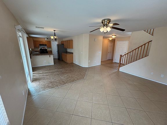 4th image of 582 S 167th Ln