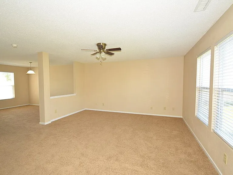5660 Grassy Bank Dr — Photo 7