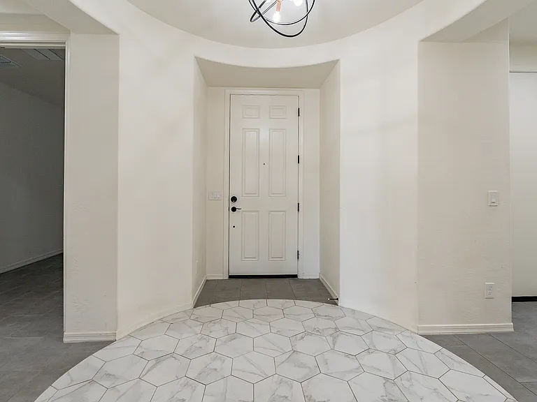 8014 W Orange Dr — Photo 6