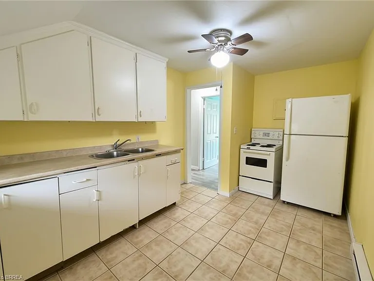 301 Campbell St #1 — Photo 8