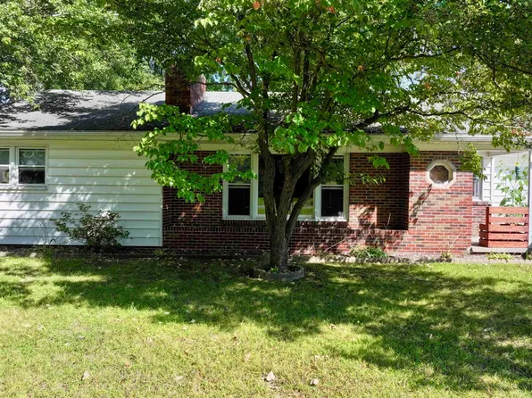 1160 Cherry St, Temperance, MI 48182