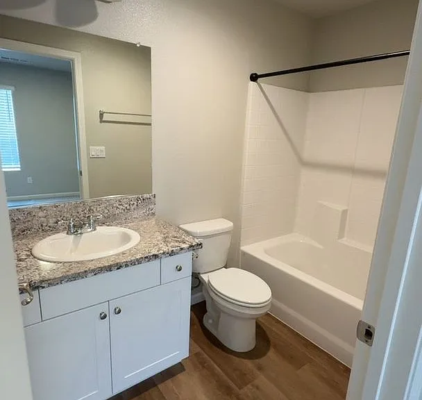 505 S Summit St #101-104 — Photo 16