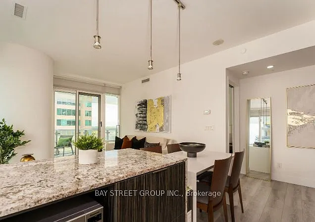 1 Bloor St E #1610 — Photo 7