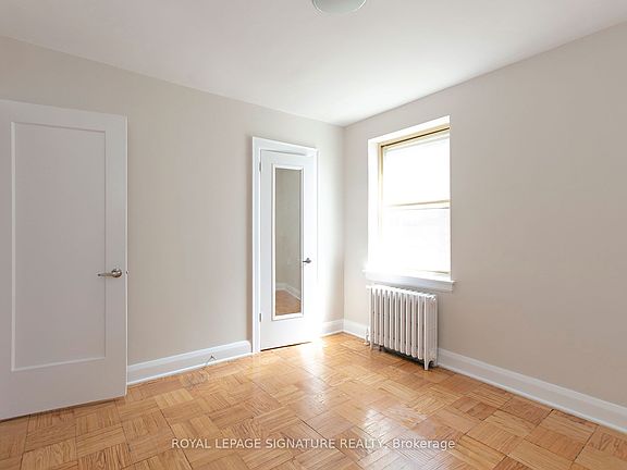 2nd image of 394 Avenue Rd #402