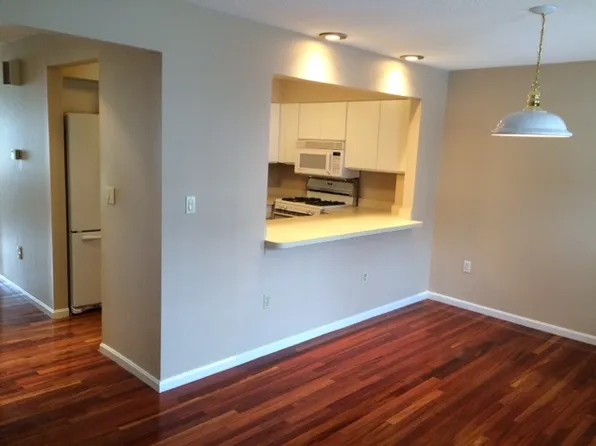 28 Breakwater Dr, Chelsea, MA 02150
