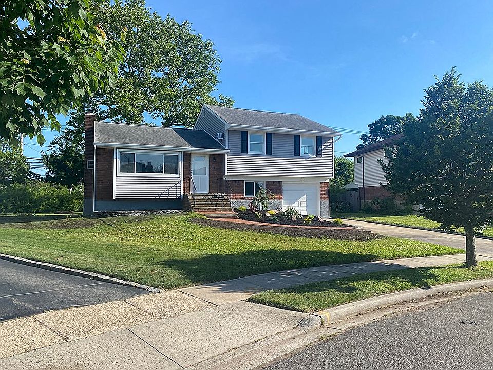 1st image of 18 Cheryl Ln S