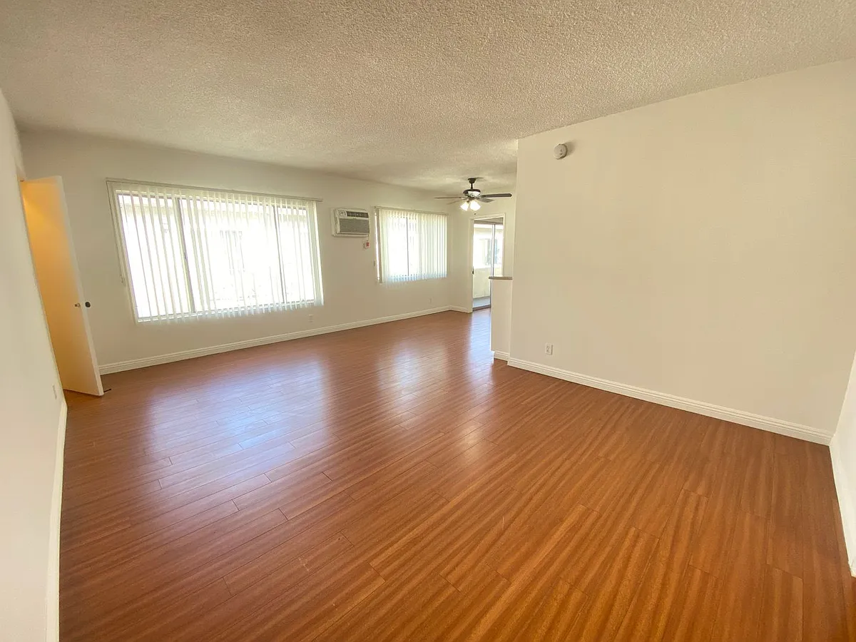 Building Photo - 3755 Mentone