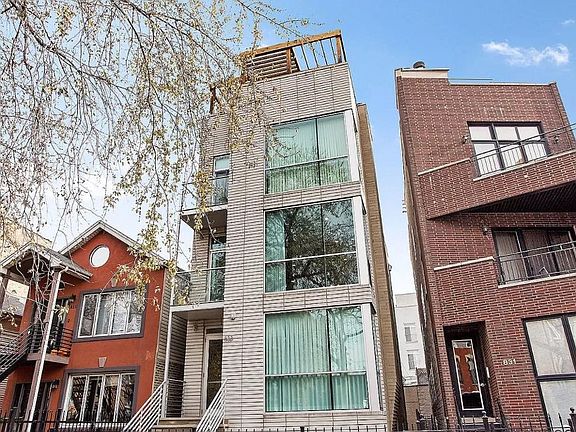 2nd image of 833 N Marshfield Ave APT 2