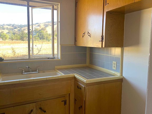 2nd image of 15785 Foothill Ave #B