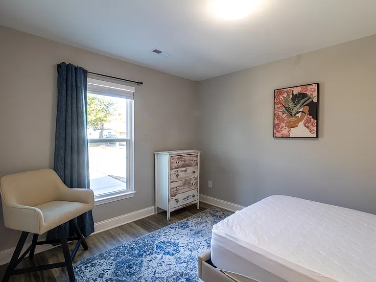209 Chesley Dr — Photo 2