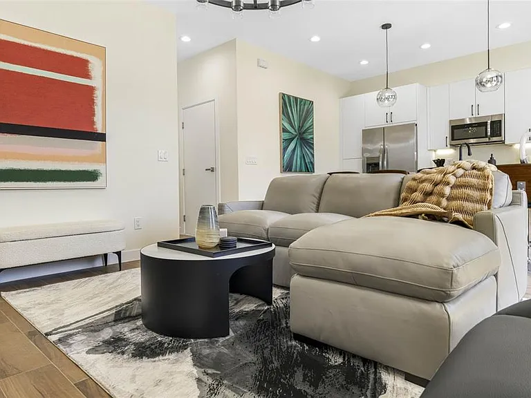 4340 Villa Alina Ct — Photo 4