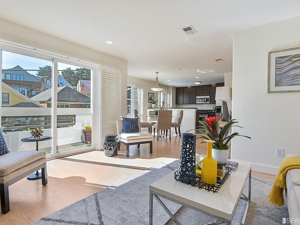 1st image of 270 Henry St APT 201