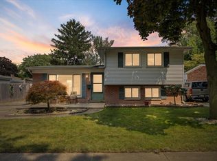 9341 Elm St, Taylor, MI