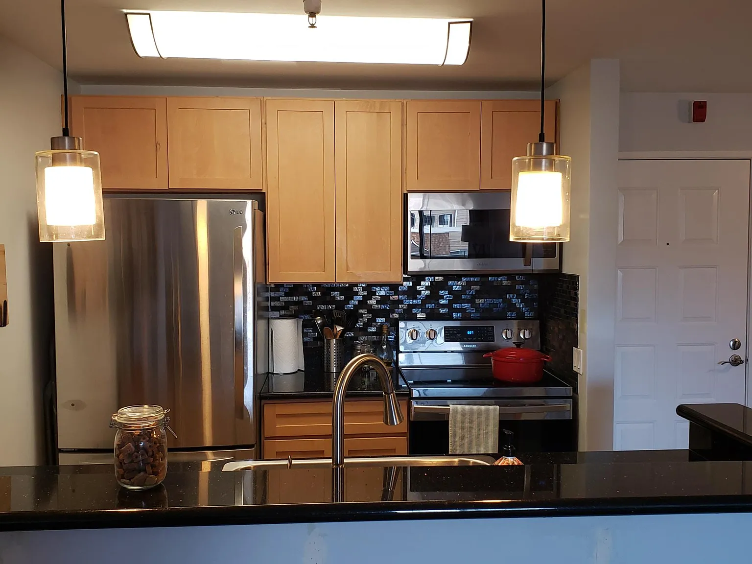 1 bed, 743 sqft, $2,650 — Photo 3