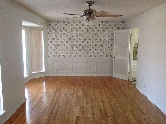 2nd image of 3602 Pinebluff Dr