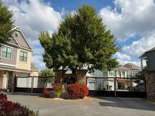 119 Village Green Ave, Woodstock, GA 30189