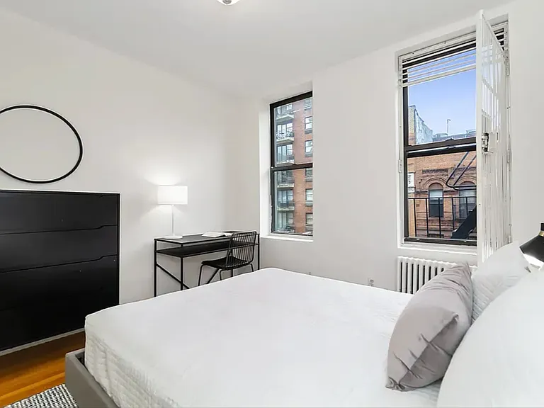 221 E 85th St #20 — Photo 3