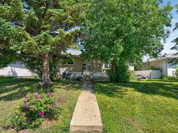 7804 136th Ave NW, Edmonton, AB T5C 2K5
