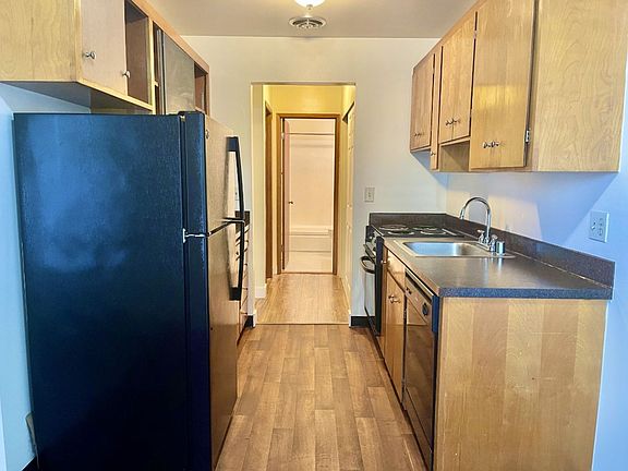 4th image of 6113 Roosevelt Way NE #A1d58f992