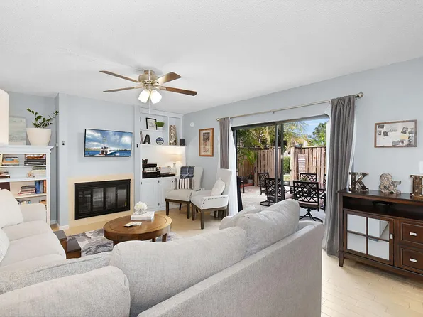 517 5th Court, Palm Beach Gardens, FL 33410