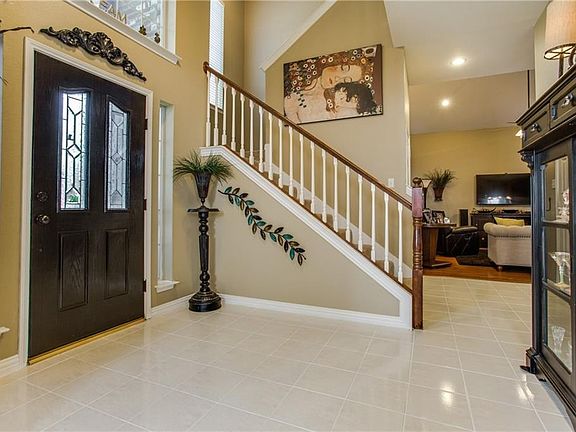 5th image of 2312 Dampton Dr