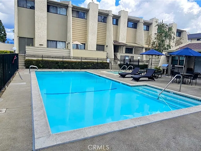 1139 W Badillo St — Photo 19