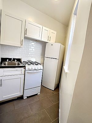 3rd image of 350 W 85th St APT 61