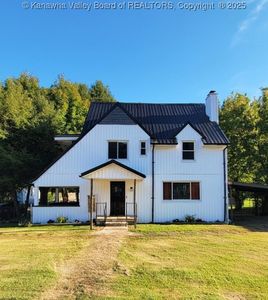 202 Ferry St, East Bank, WV, 25067