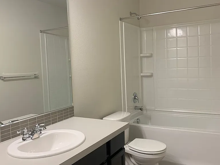 537 NE 138th Pl — Photo 30