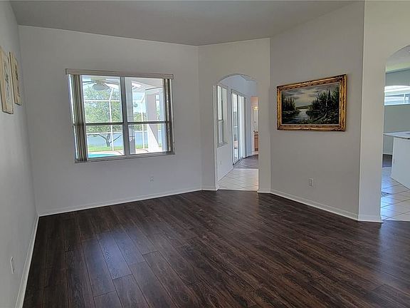 4th image of 3941R Roswell Pl