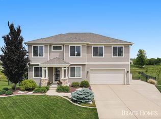 3787 Sun Ridge Dr, Hudsonville, MI 49426