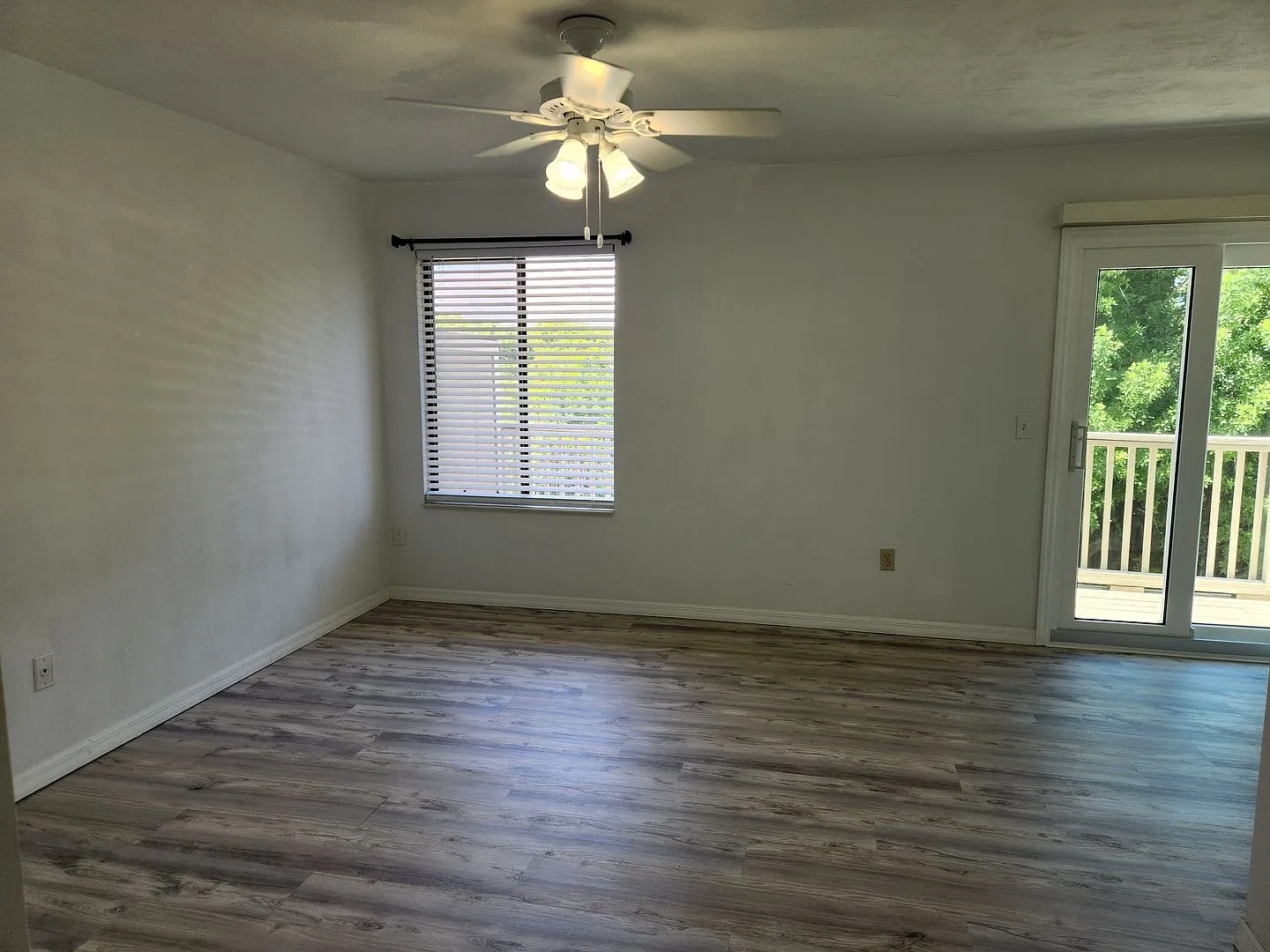 Beachside living spacious 3 bedroom 2.5 bathroom townhome — Photo 3