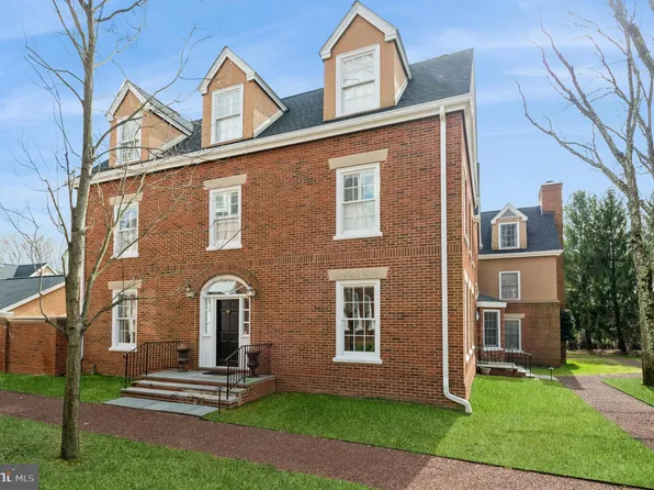 43 Governors Ln, Princeton, NJ 08540