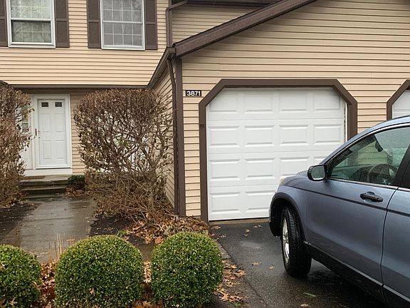 2nd image of 3871 Lake Run Blvd