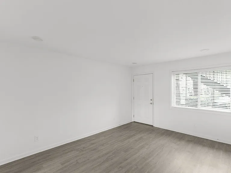 Linridge Apartments — Photo 15