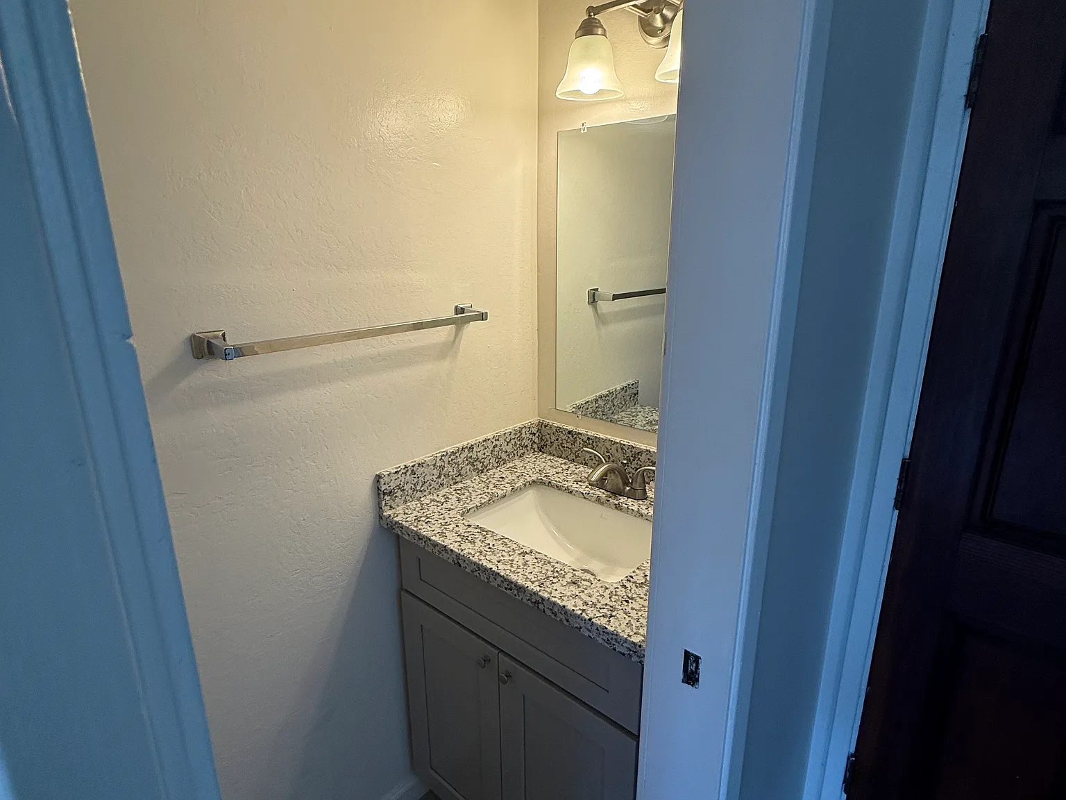2 bed, 1.5 bath, 1000 sqft, $2,600 — Photo 2