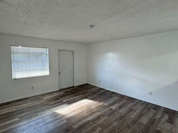 2nd image of 158 W 28th St